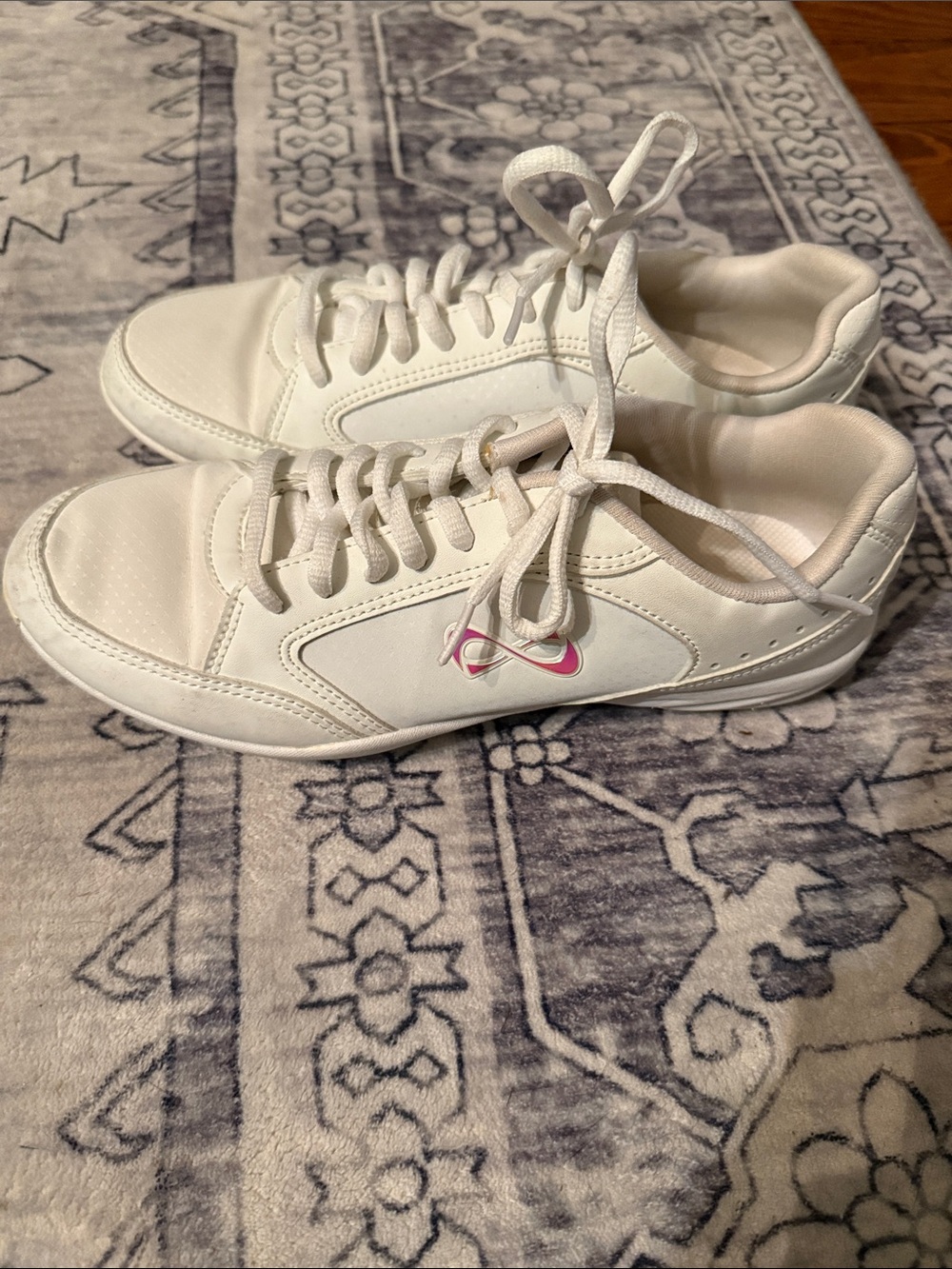 Nfinity Fearless - Cheerleading Shoes Womens size 7.5 white